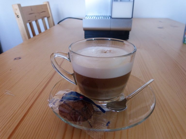 Zubereitung von Latte Macchiato und Cappuccino mit der DeLonghi Lattissima+
