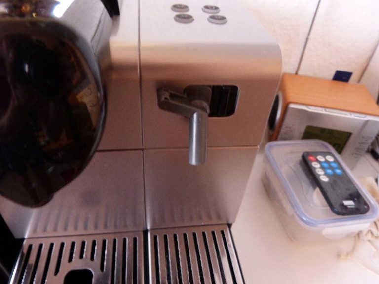 Anleitung: Entkalkung DeLonghi Nespresso Lattissima+