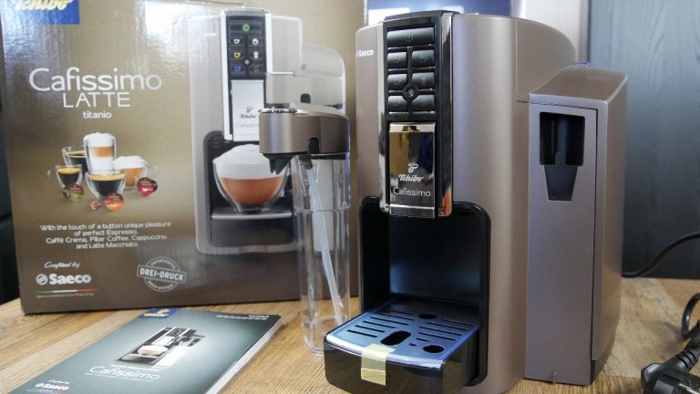 Unboxing: Cafissimo LATTE (Titanio Metallic-Look)