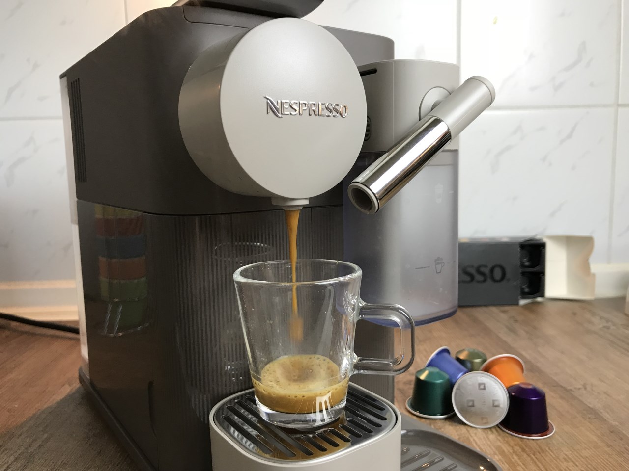 antik Tilsætningsstof kost Nespresso Lattissima One im Test: Perfekter Milchschaum & Espresso -  Kapsel-Kaffee.net