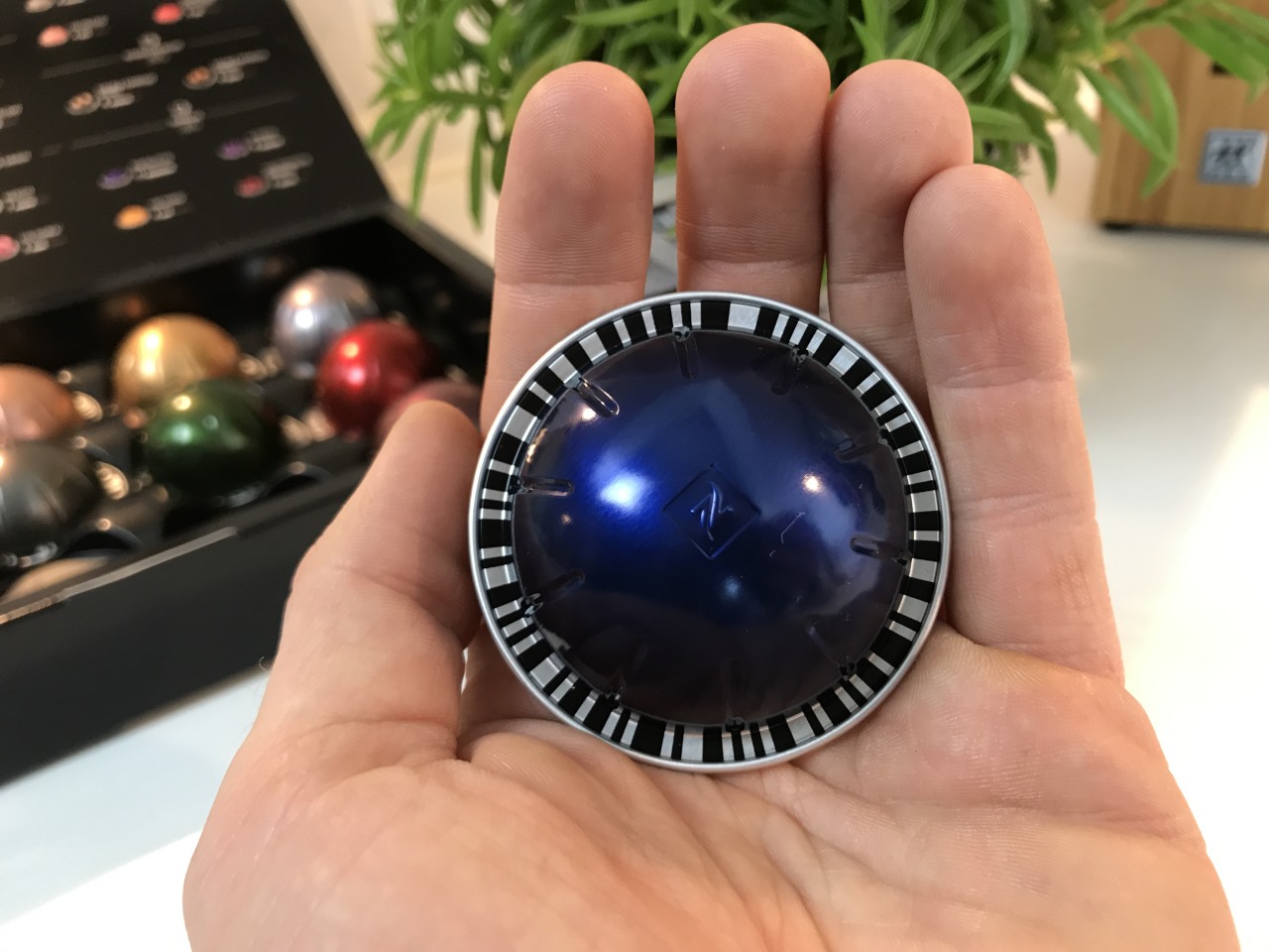 Nespresso_Vertuo_Plus_Kaffeekapseln_Test_Testbericht_Kapselmaschine ...