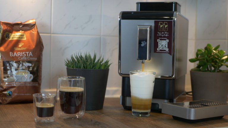 Tchibo Kaffeevollautomat Esperto Caffè im Test: EINFACH hervorragend!